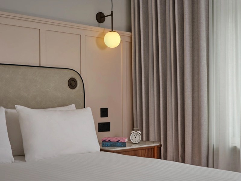 The Grand Hotel Leicester 客房 LED Eye 床头阅读灯与软包床头板